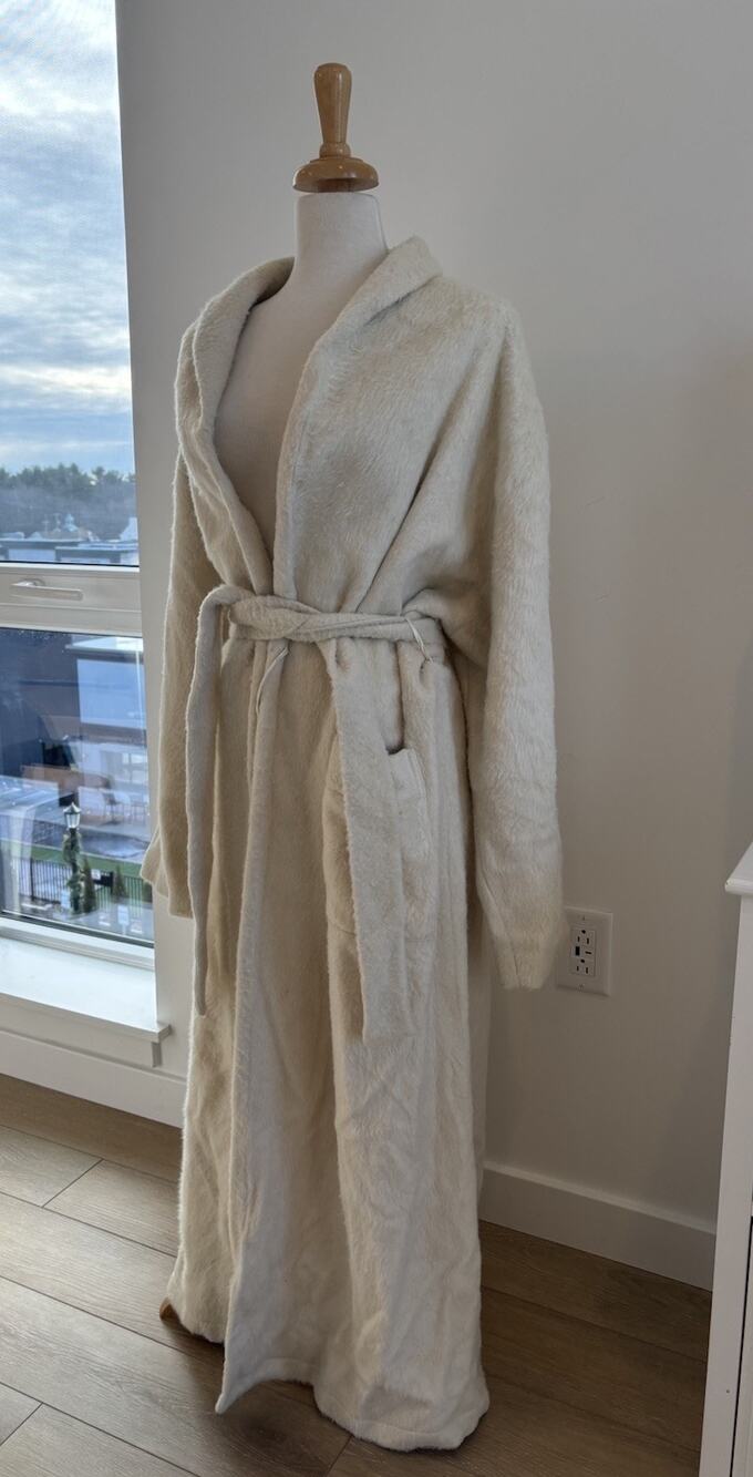 NK Imode Ivory Luxury 100% Silk Fuzzy Long Belted Wedding Robe Size 1X
